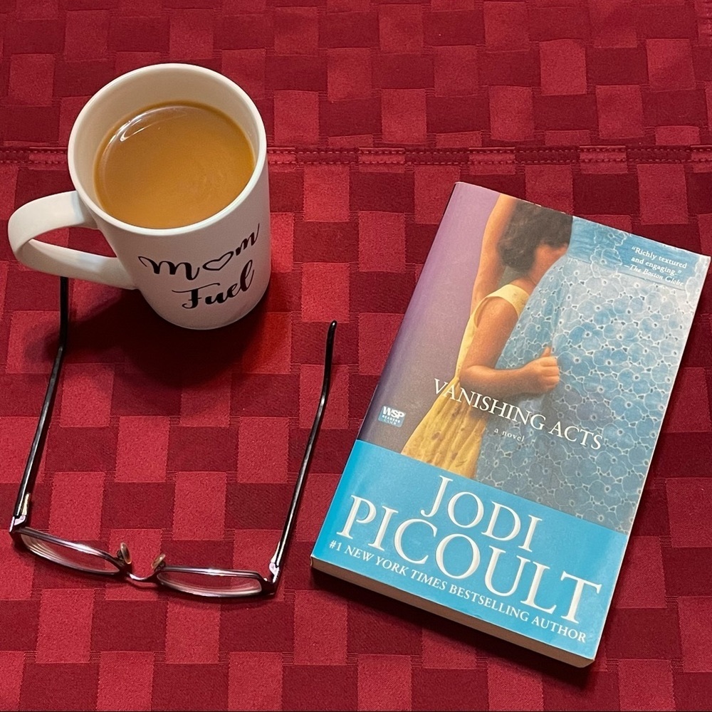 BOOK: 𝑉𝐴𝑁𝐼𝑆𝐻𝐼𝑁𝐺 𝐴𝐶𝑇𝑆 by Jodi Picoult